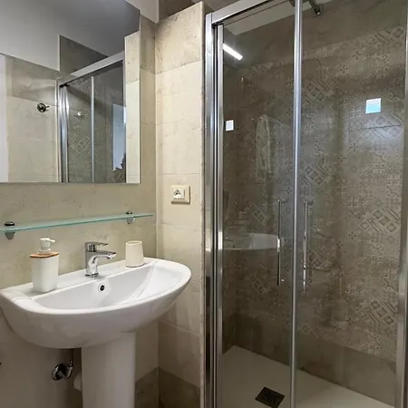 Cavour Hotel *