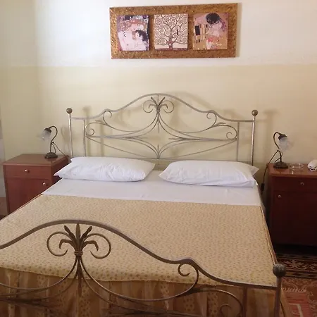 Hotel Cavour *