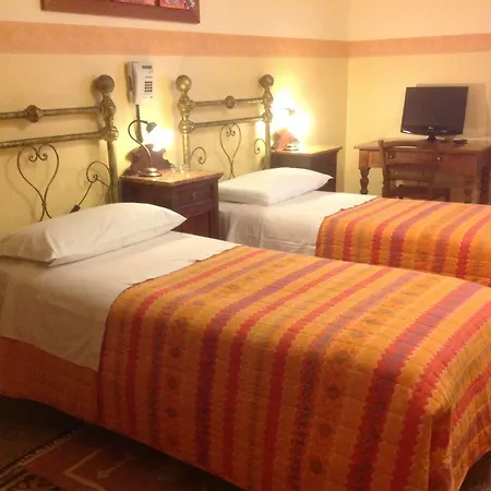 Cavour Hotel *